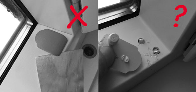 Entfernen der am Dachfenster vormontierten Halterungen 